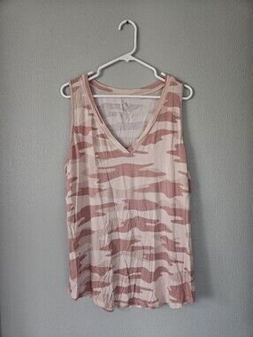 24/7Maurices Pink Camo V-Neck Tank Top